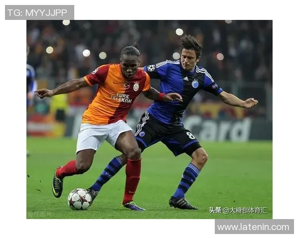 欧联杯激战：拜仁逆转那不勒斯红牌争议引发全场热议