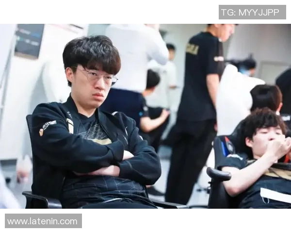 赛后分析:V5与TES在比赛中的团队协作表现与策略探讨 赛后分析:V5与TES在比赛中的团队协作表现与策略探讨