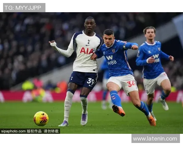 世界杯热刺与多特蒙德战平瞬间引发全场热烈讨论转会传闻再起