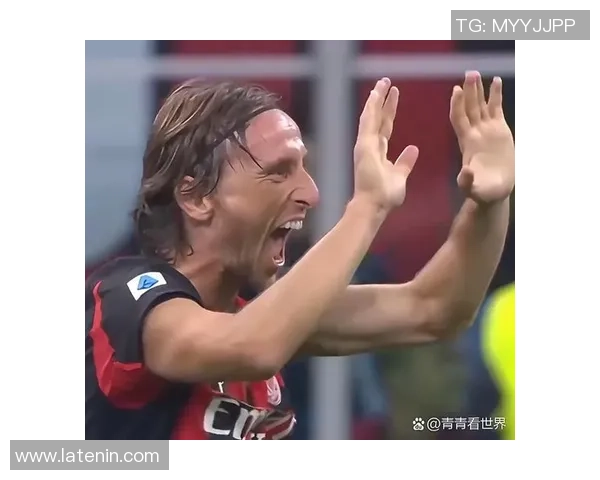 世界杯精彩对决马竞4-0战胜AC米兰绝杀瞬间引发全场狂欢 世界杯精彩对决马竞4-0战胜AC米兰绝杀瞬间引发全场狂欢