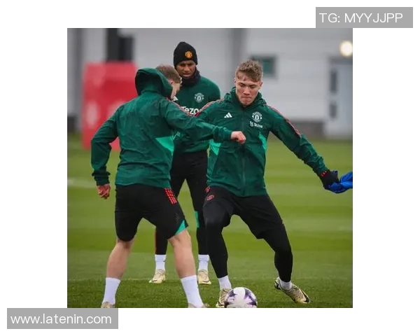 中超精彩对决：拜仁狂胜里昂五球大捷战术解析与绝杀瞬间回顾