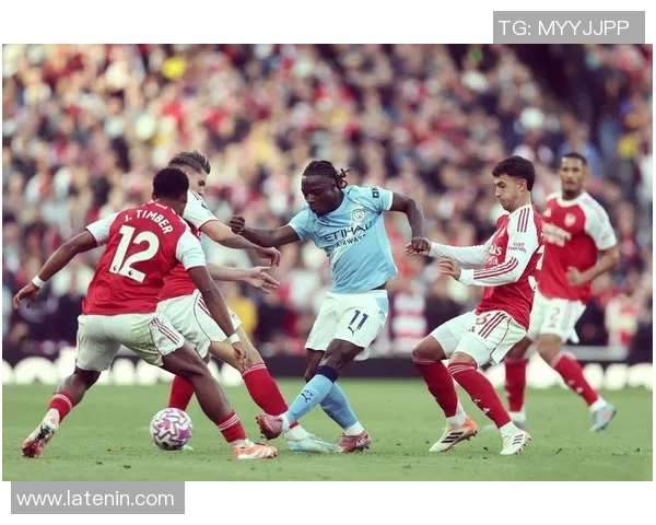 意甲激战巴黎圣日耳曼与曼城握手言和补时进球引发全场狂欢 意甲激战巴黎圣日耳曼与曼城握手言和补时进球引发全场狂欢