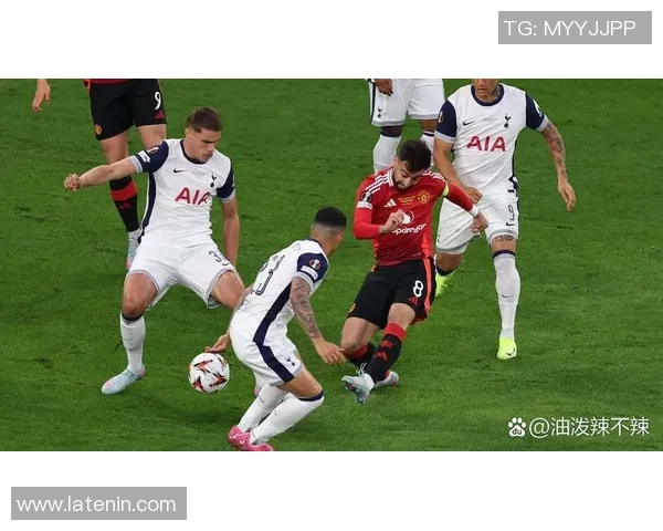 欧联杯热刺与巴萨激战成平局战术分析揭示关键瞬间失误